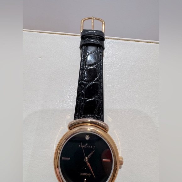 Anne Klein vintage Black and rose Gold Watch w/ leather Crocodile pattern Strap - Picture 3 of 8